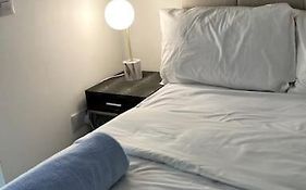 2 Bedroom Apartment In Salford Manchester